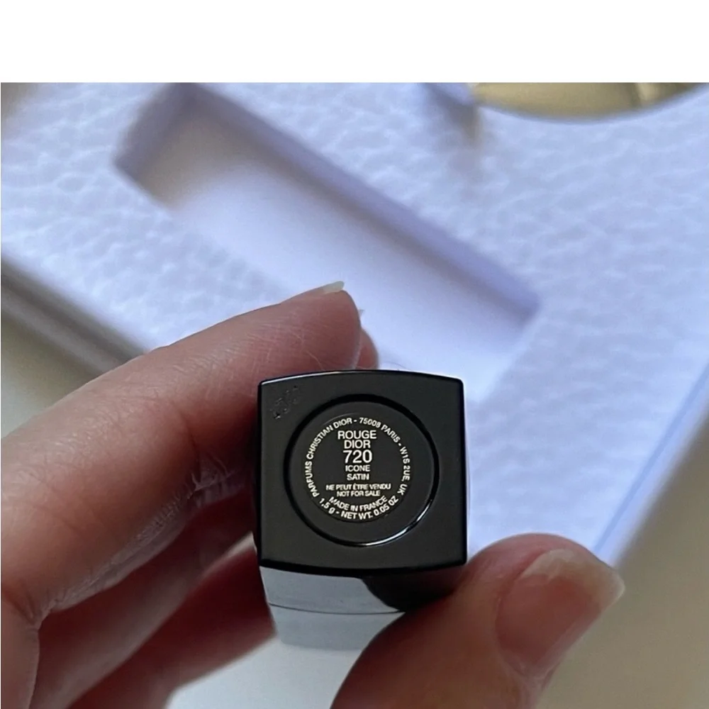 Dior Gold Compact and Black Lipstick Set - Picture 7 of 7